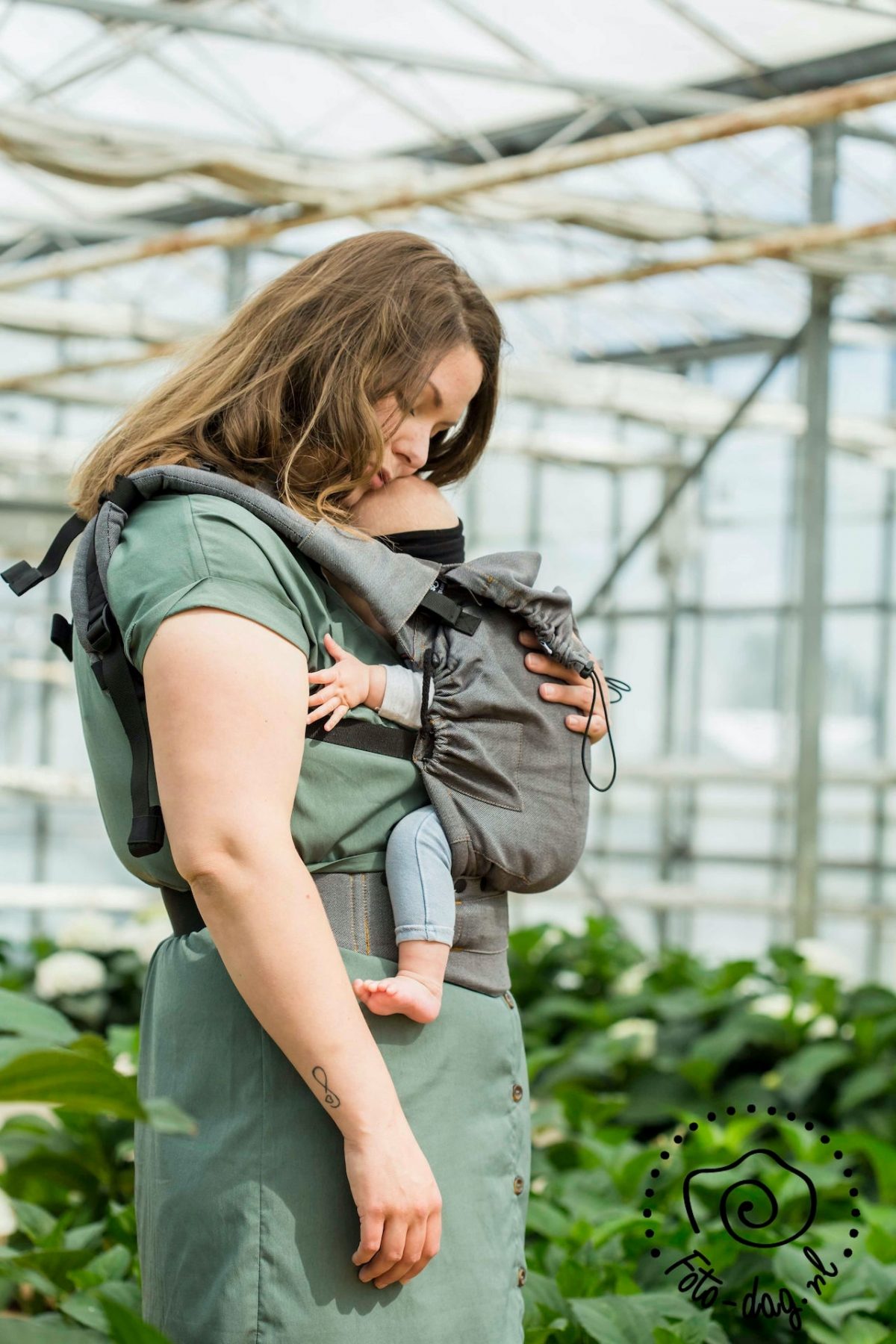 0003940_neko-switch-baby-size-carrier-bold-2-extra-hoods-included-1200x1800